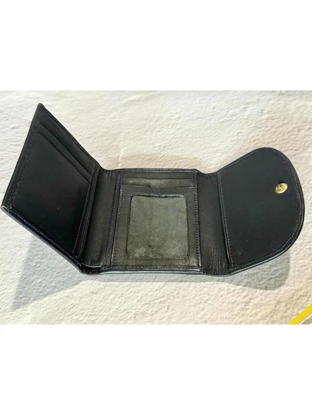 Liz Claiborne Vintage Genuine Leather Wallet Women’s Black Classic Bifold